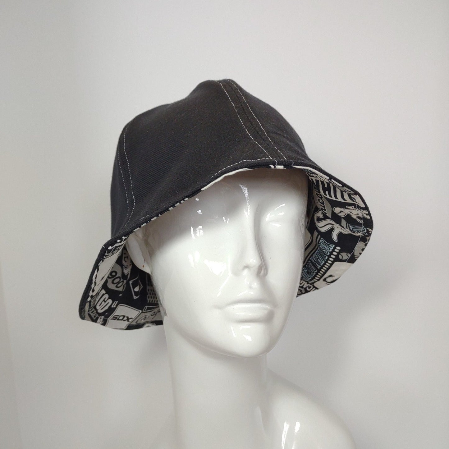 Reversible White Sox Black Denim Tulip Hat