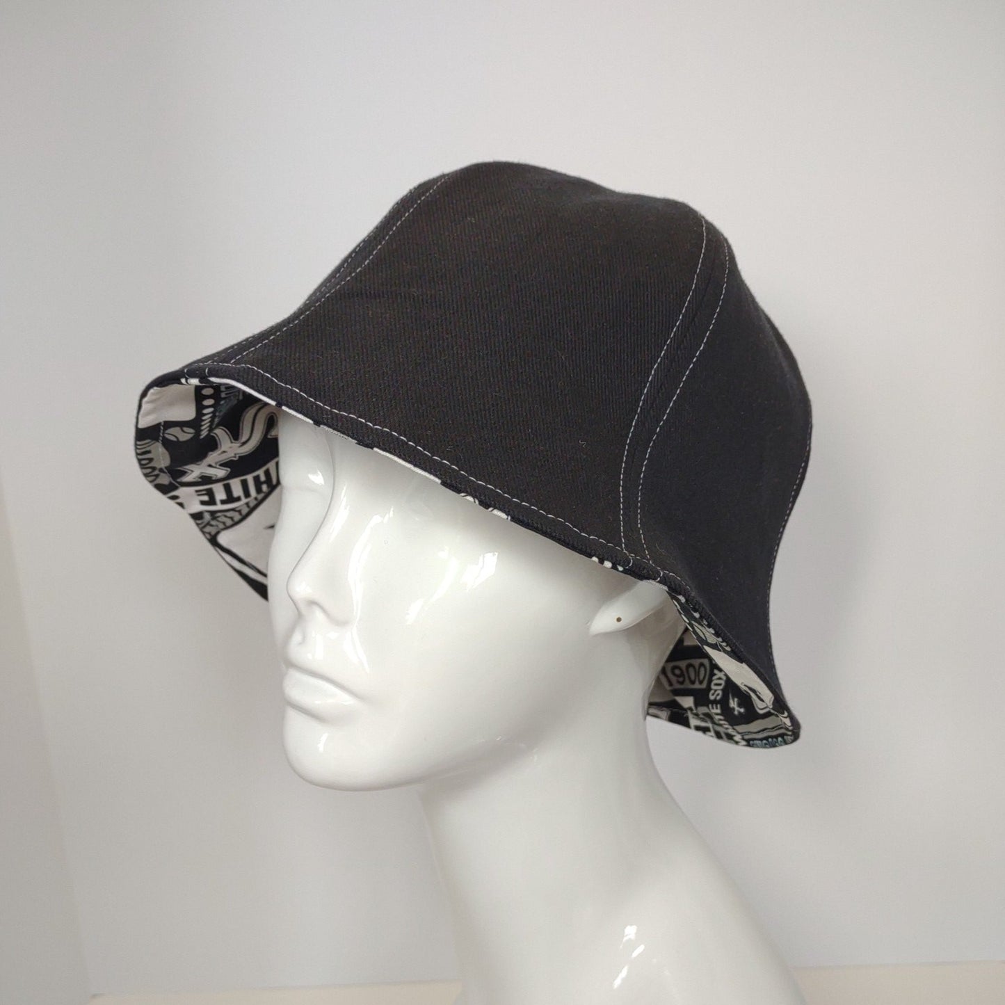 Reversible White Sox Black Denim Tulip Hat