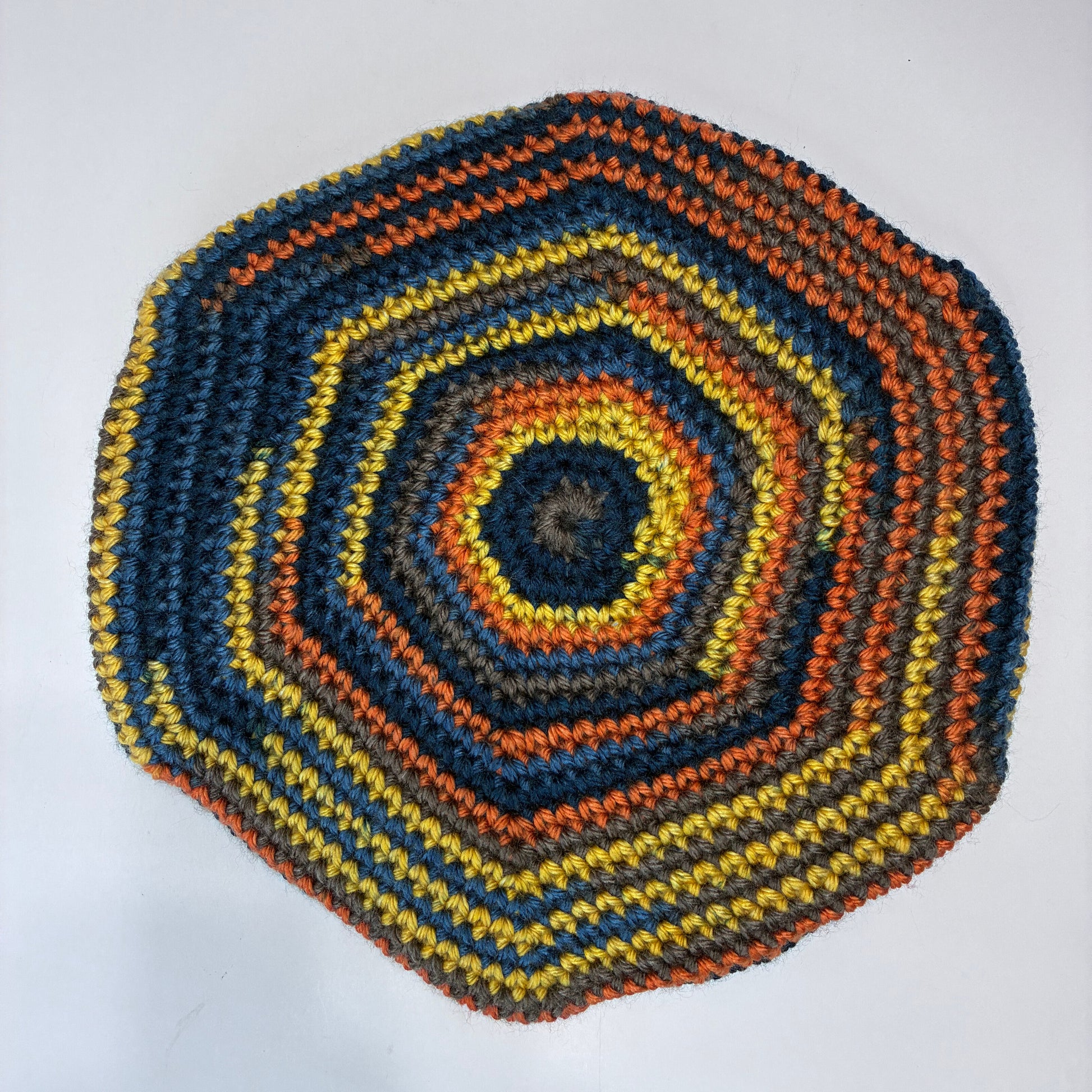 Multicolored crocheted hexagonal beret 
